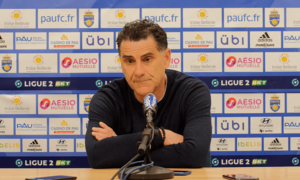 hlv-pau-fc-do-loi-cho-quang-hai-tien-ve-cung-phai-ve-de-phong-ngu-dung-