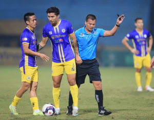 doan-van-hau-mac-ke-nhung-chi-trich-thanh-tich-cua-clb-moi-la-quan-trong