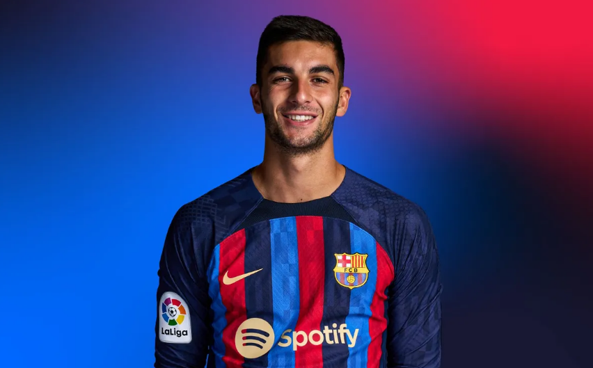 chi-tieu-khung-arsenal-van-muon-chieu-mo-them-sao-barca