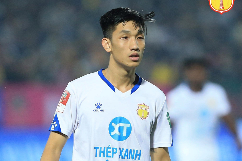 sao-thuong-chau-2018-bi-nam-dinh-duoi-thang-co-chinh-thuc-that-nghiep-da-bat-tai-lai-con-lien-tuc-vi-pham-ky-luat