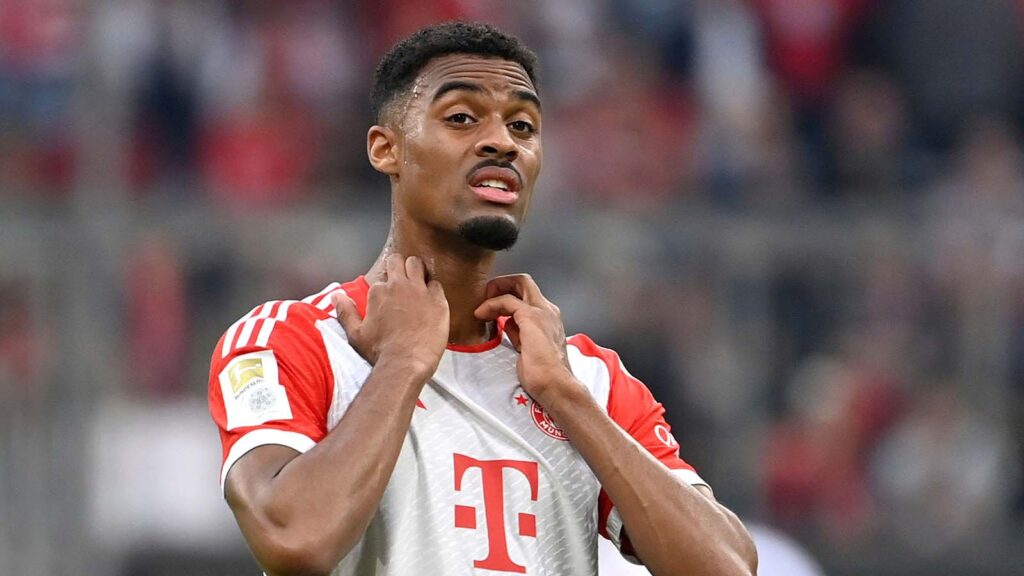 Gravenberch chỉ muốn đến M.U