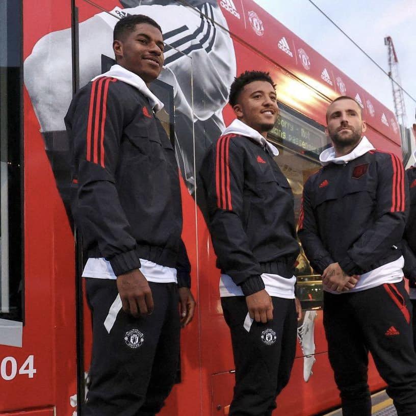 Các đồng đội muốn lên kèo hòa giải nhưng Ten Hag nói 'không' với Sancho