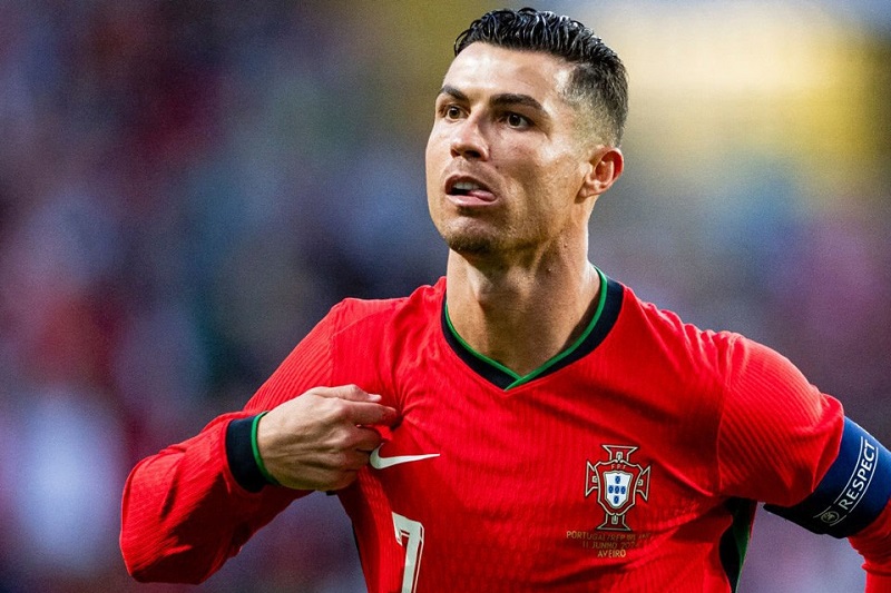 ronaldo-lan-thu-6-du-euro-20-nam-van-chay-tot