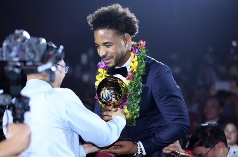 duoc-vinh-danh-xuan-son-hua-lam-dieu-dac-biet-voi-trieu-fan