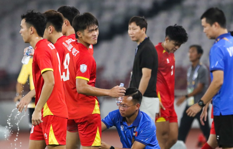 chan-thuong-cua-quoc-viet-khien-u23-viet-nam-lo-lang-truoc-tran