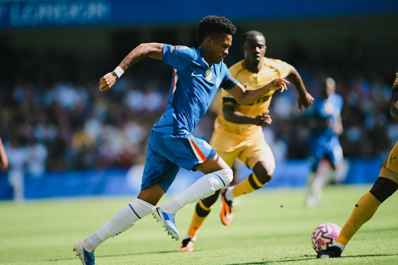 estevao-ra-mat-day-hua-hen-khien-cdv-chelsea-phan-khich