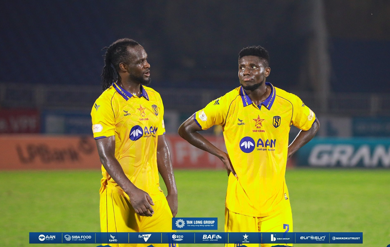 ngoai-binh-v-league-chua-the-khoac-ao-dt-viet-nam