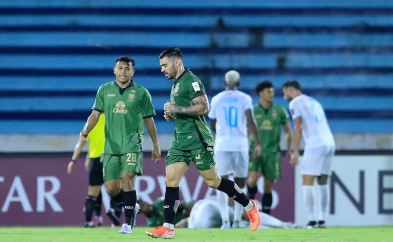 truyen-thong-thai-lan-soc-truoc-that-bai-cua-ratchaburi-truoc-nam-dinh