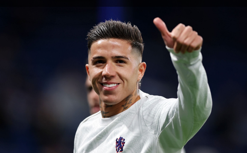 chelsea-khep-lai-vu-ro-ri-noi-bo-rosenior-len-tieng-ve-tuong-lai-enzo